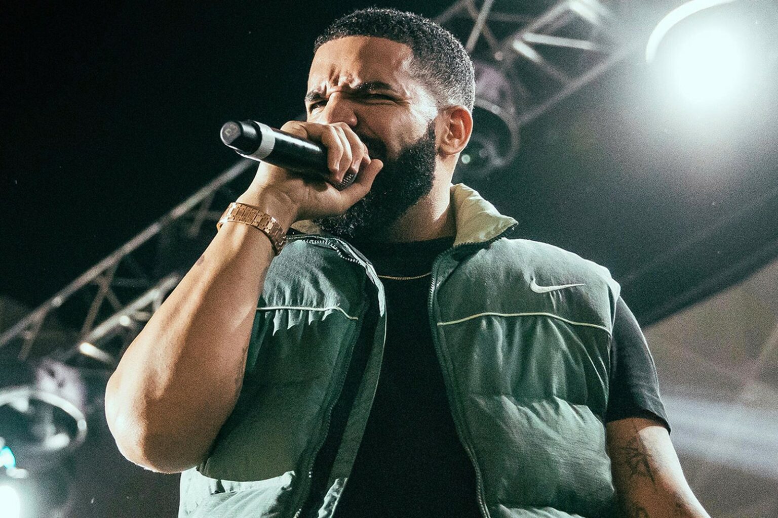 Thông tin về nghệ sĩ Drake